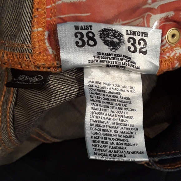 Ed Hardy Relaxed-Fit Jeans. Men's Size: W38x32L - Picture 7 of 8